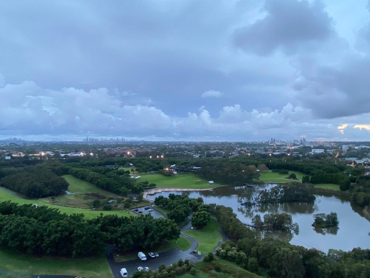 Parkside & City View In Sydney Olympic Park ภายนอก รูปภาพ