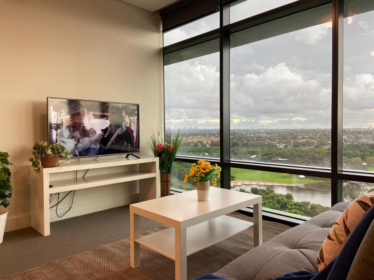 Parkside & City View In Sydney Olympic Park ภายนอก รูปภาพ