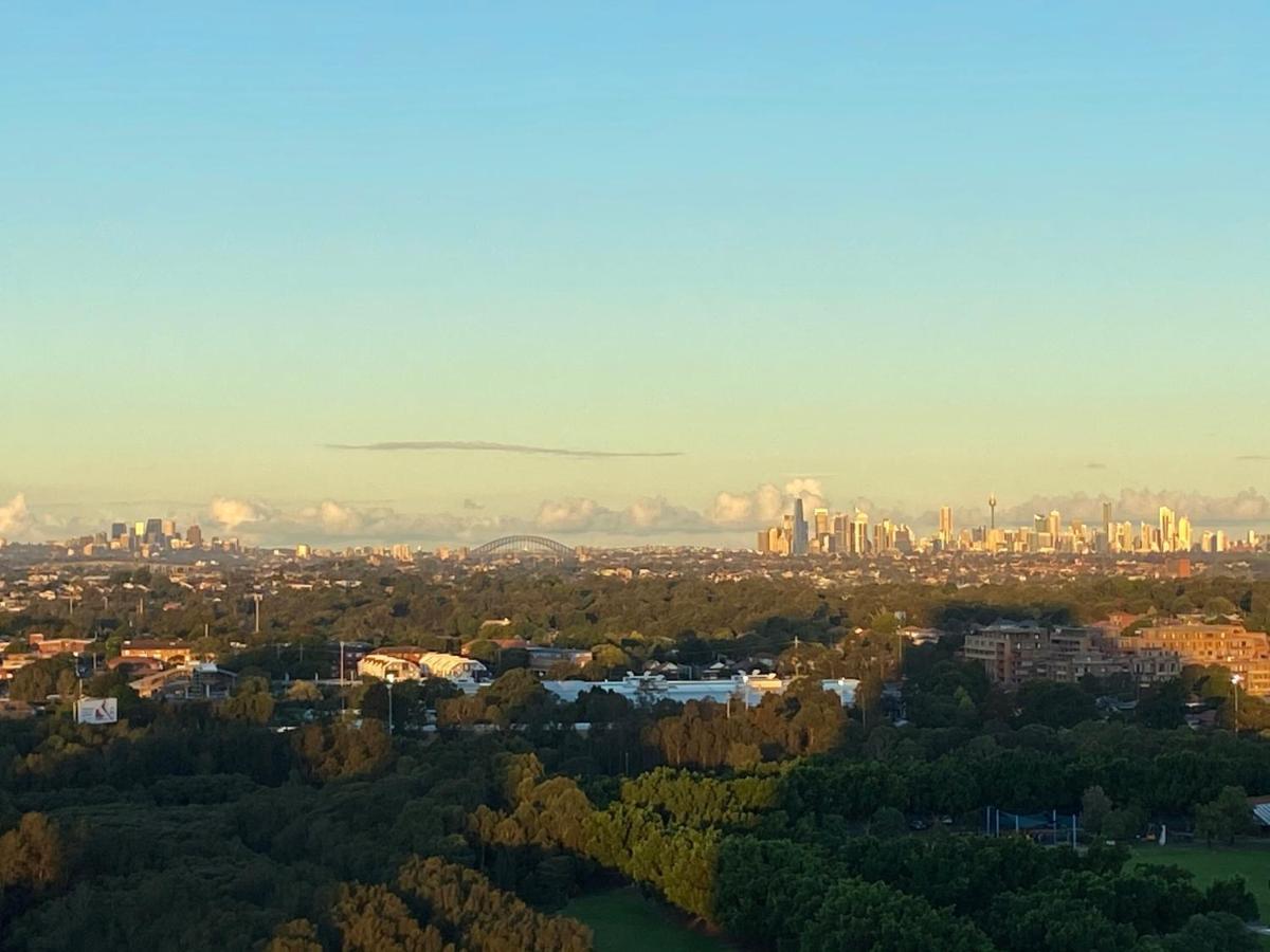 Parkside & City View In Sydney Olympic Park ภายนอก รูปภาพ